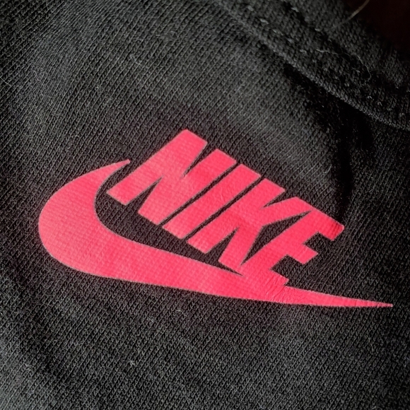 Nike Girl's Racerback Tank Top Shimmery Logo Graphic Size 4/5 NWOT - Picture 3 of 12